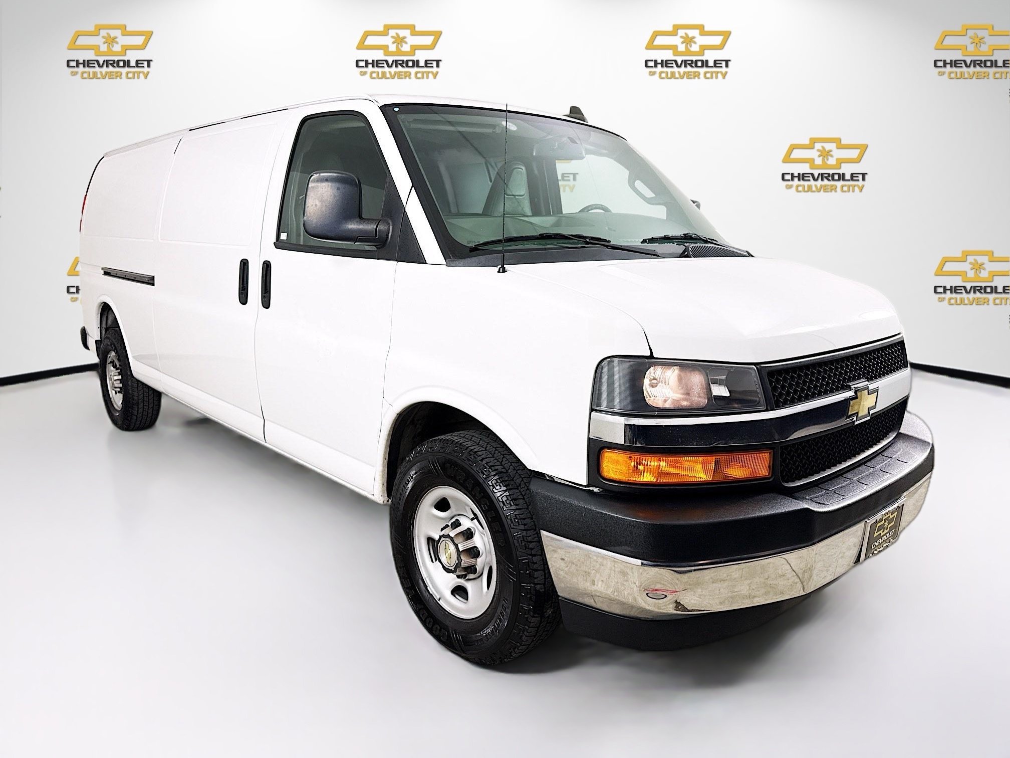Used 2020 Summit White Chevrolet WT image 1