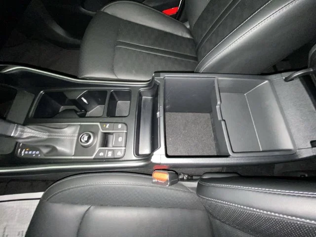 Used 2026 White Kia S image 21