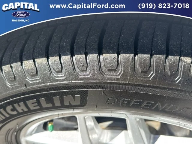 Used 2022 White Ford SEL image 14