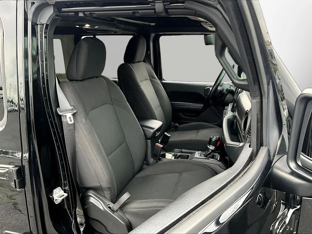 Used 2022 Black Jeep Unlimited High Tide image 29