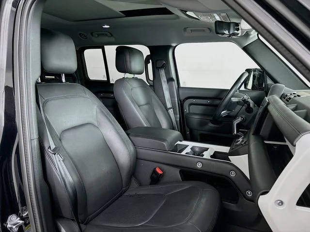 Used 2025 Black Land Rover S image 28