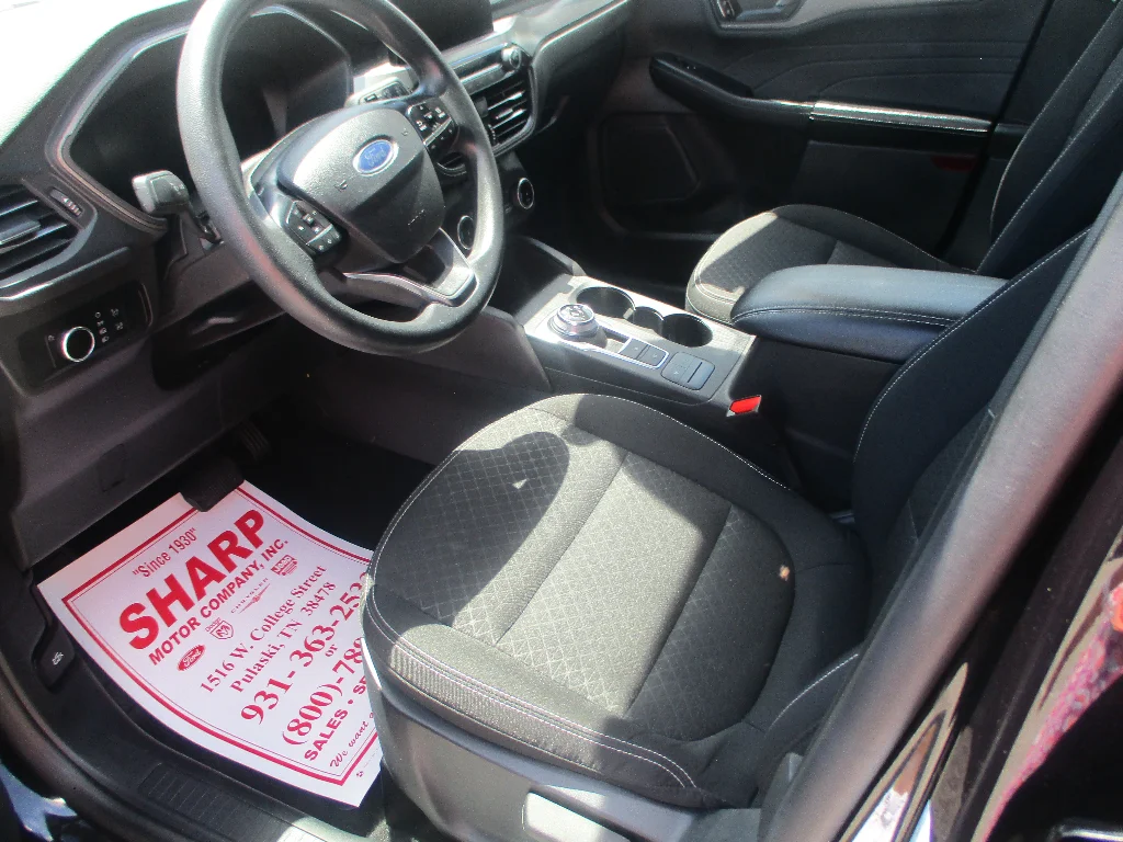 Used 2025 Agate Black Metallic Ford Active image 4