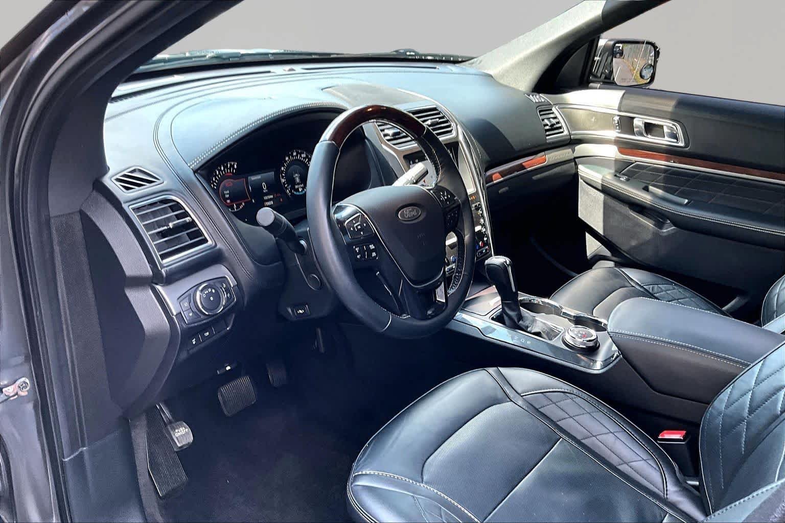 Used 2018 Magnetic Ford Platinum image 18