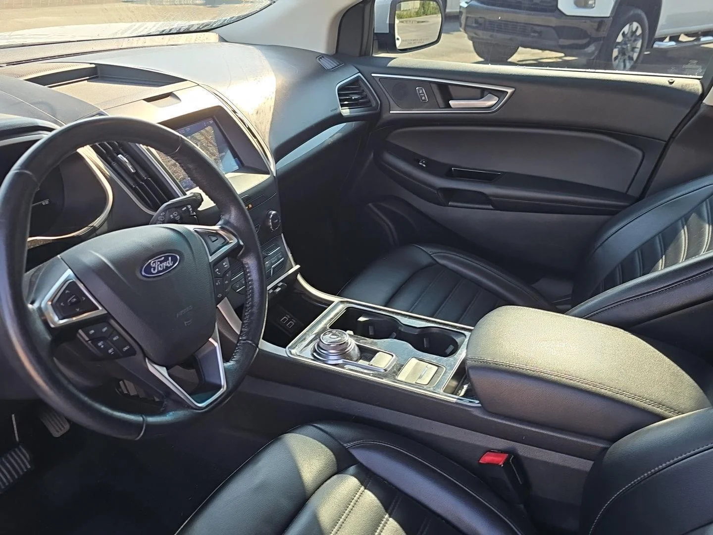 Used 2020 Oxford White Ford SEL image 11