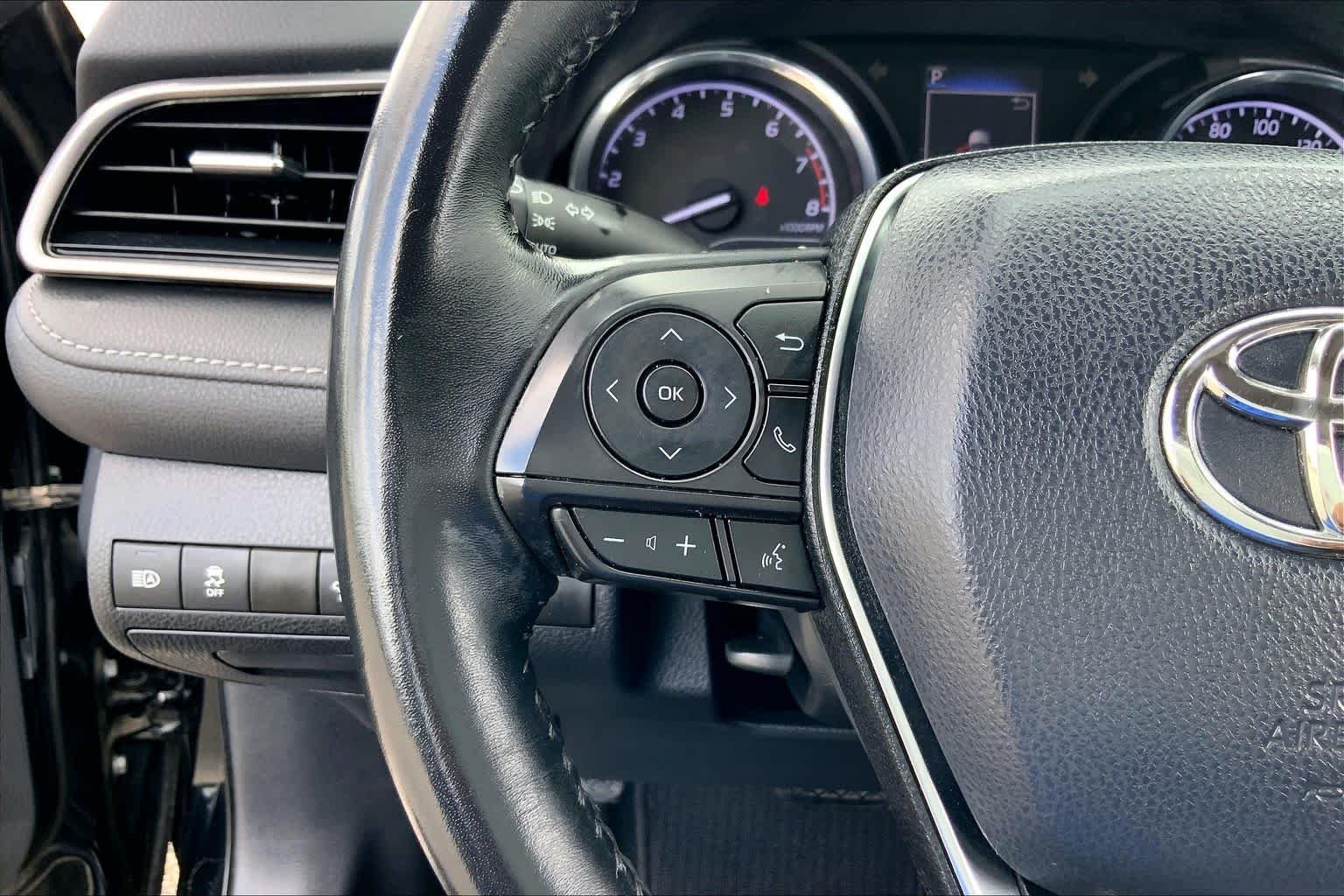 Used 2019 Midnight Black Metallic Toyota SE image 23