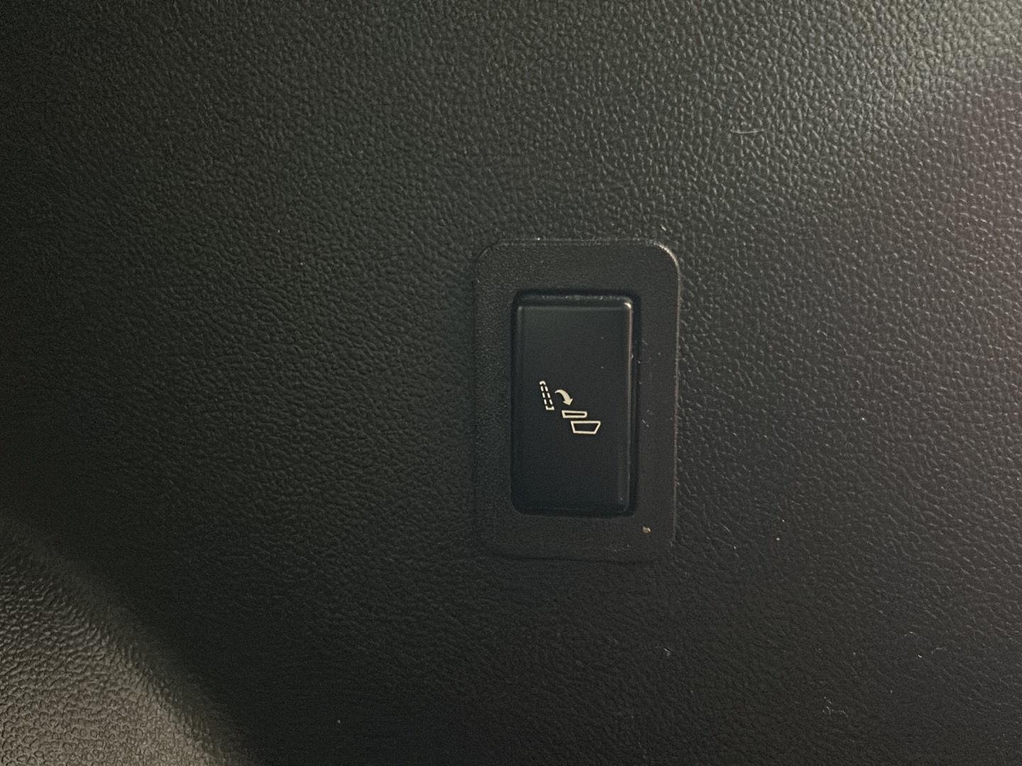 Used 2023 Summit White Chevrolet High Country image 18