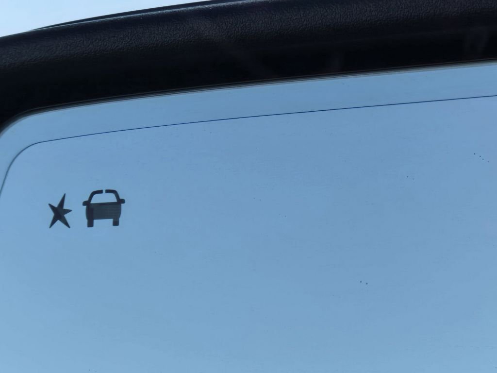 Used 2021 Summit White GMC AT4 image 21