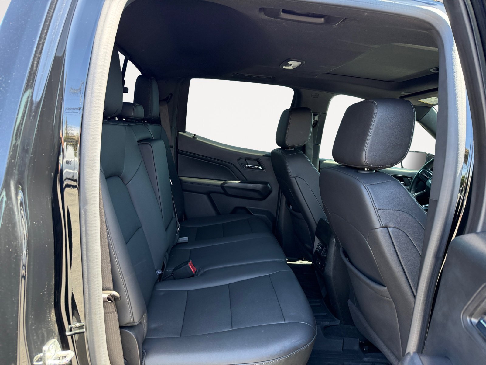 Used 2023 Onyx Black GMC Elevation image 18