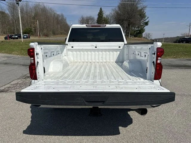 Used 2025 White Chevrolet LT image 22