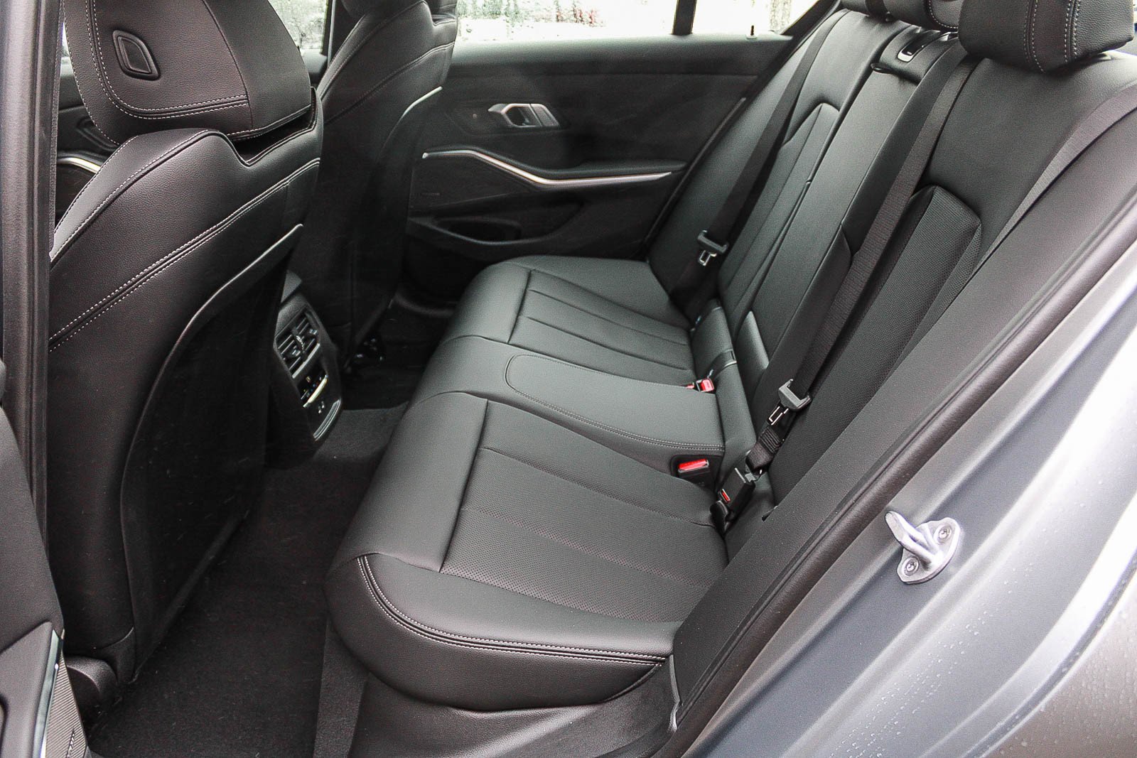 New 2026 Frozen Pure Grey Metallic BMW 330i NA image 18