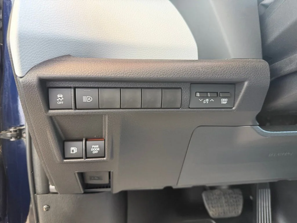 Used 2026  Toyota LE image 11