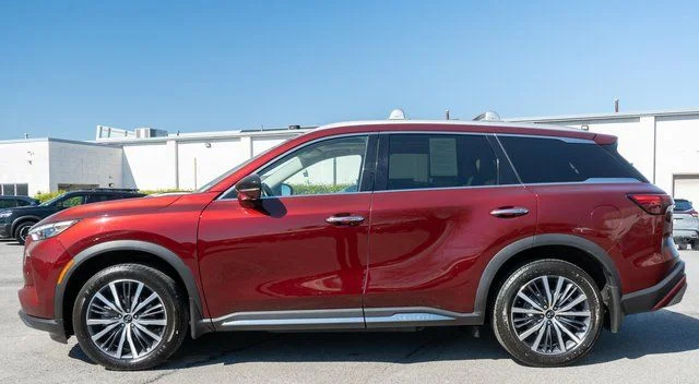 Used 2023 Red INFINITI Sensory image 9