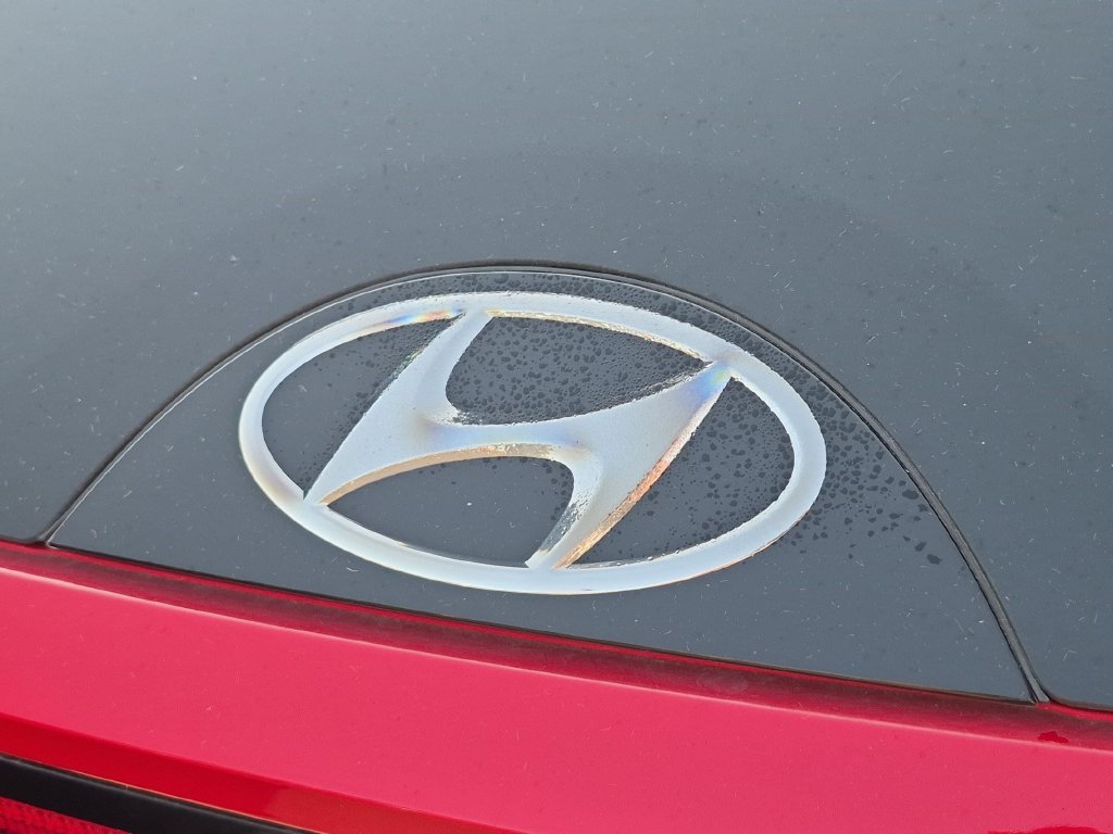 Used 2022 Red Hyundai Limited image 29