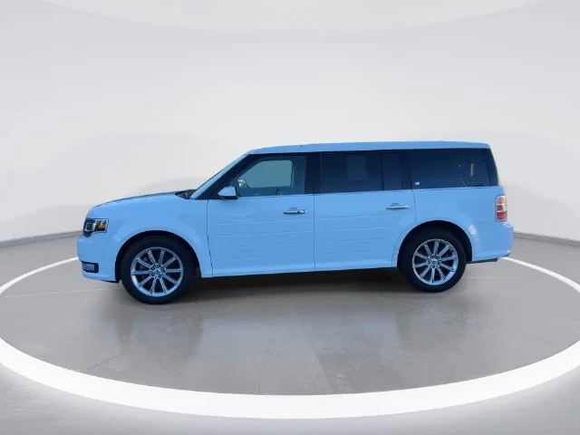 Used 2019 White Ford Limited image 4
