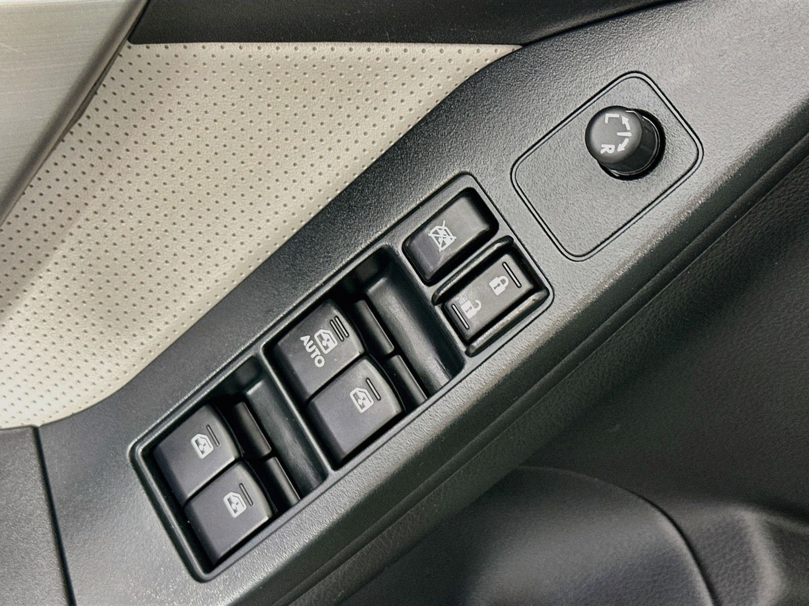 Used 2015 Jasmine Green Metallic Subaru 2.5i Touring image 17