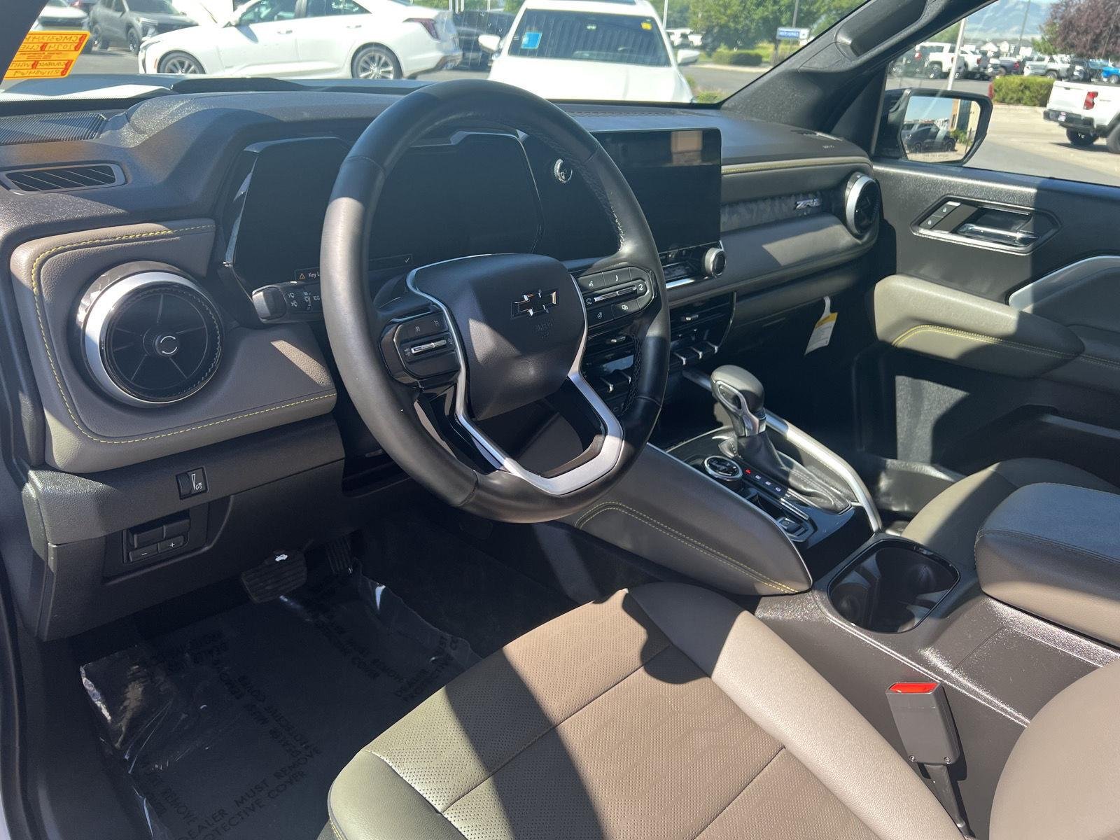2024 Chevrolet Colorado ZR2 - Photo 17