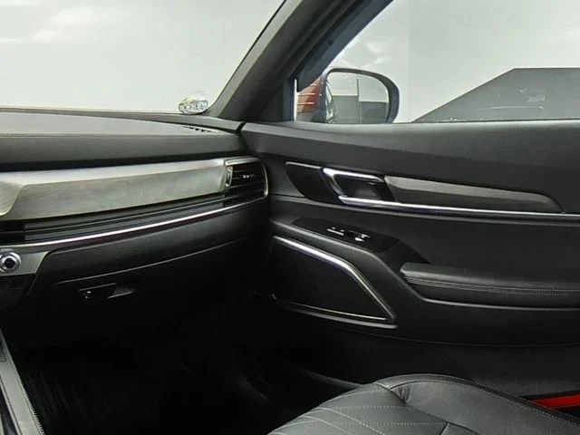 Used 2024 Red Kia EX X-Line image 40