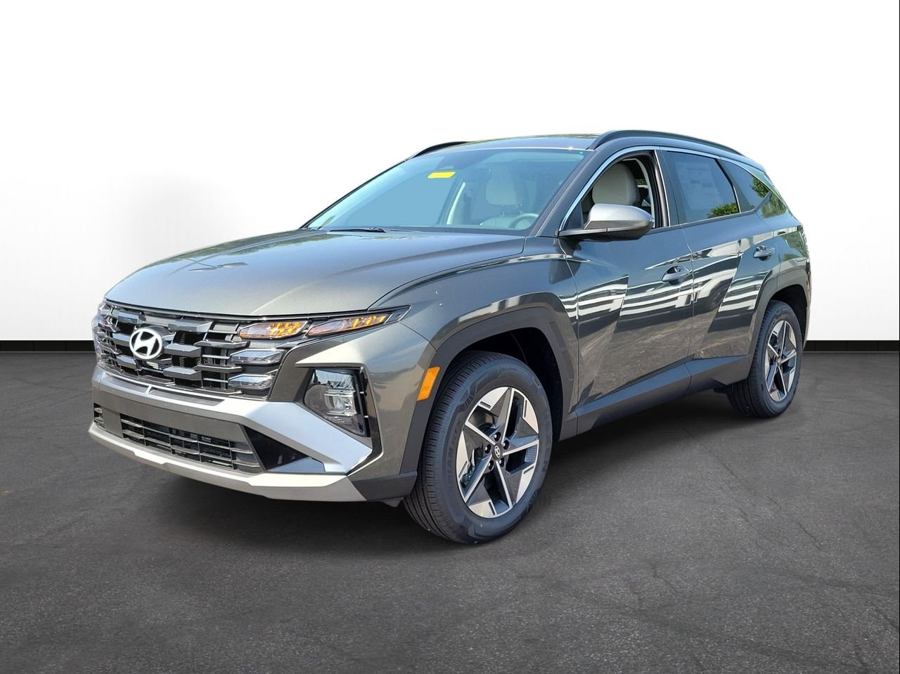 New 2026 Amazon Gray Hyundai SEL AWD image 2