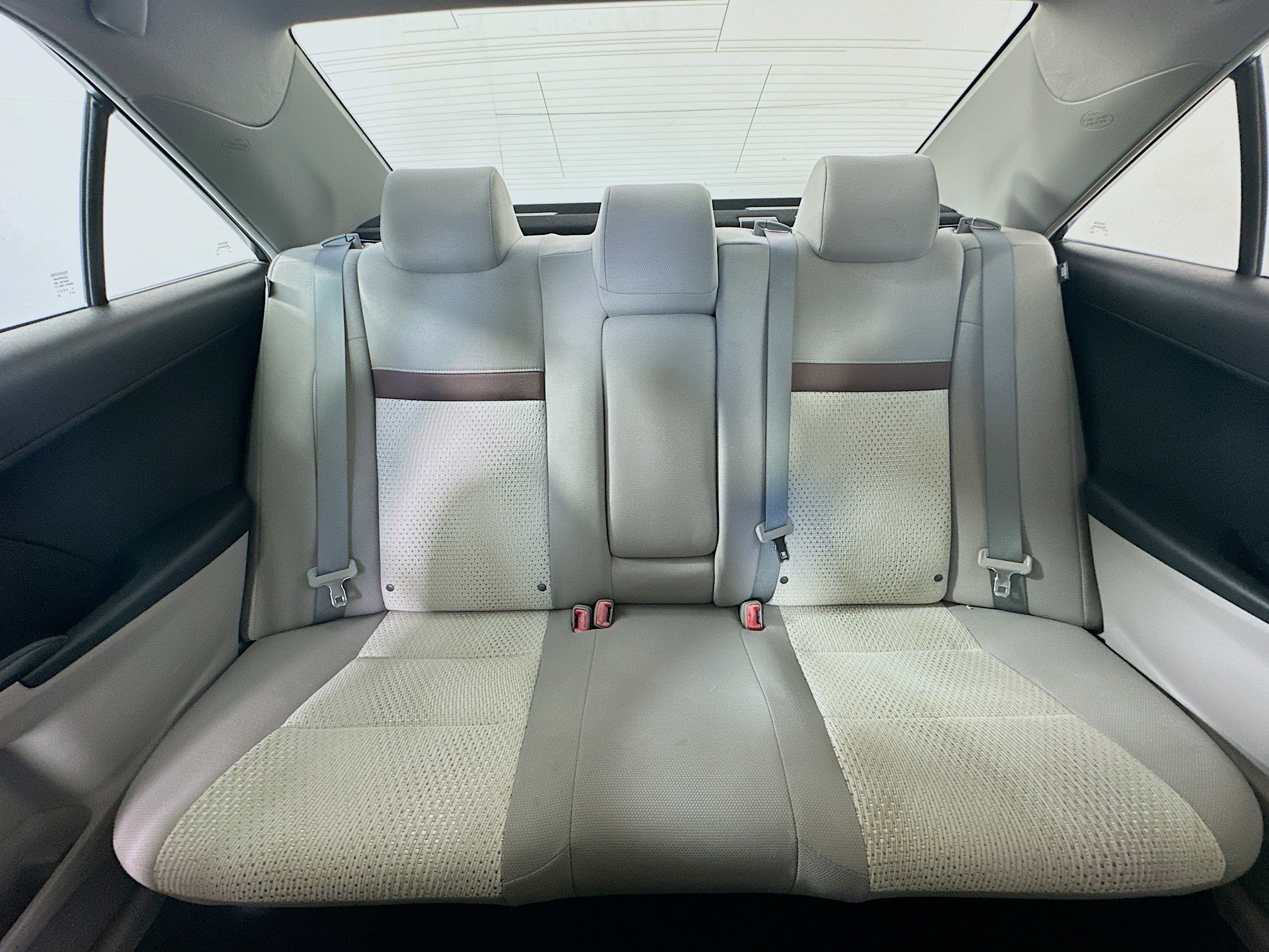 Used 2012 Classic Silver Metallic Toyota L image 26