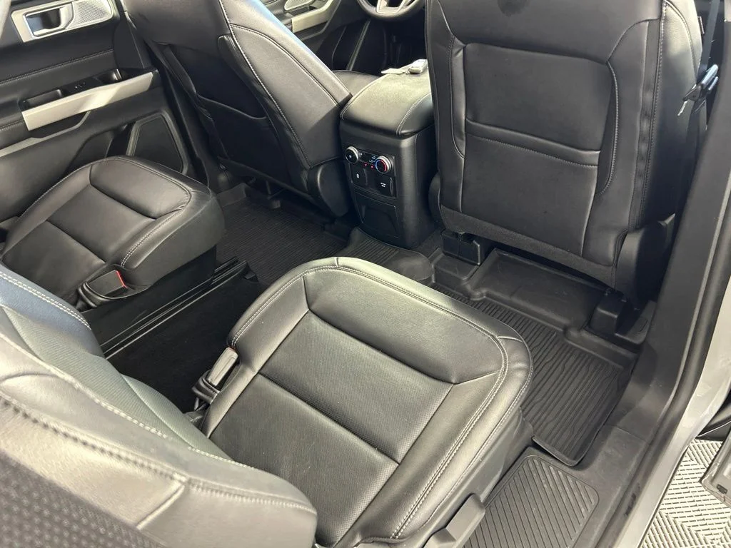 Used 2023 Silver Ford Limited image 28
