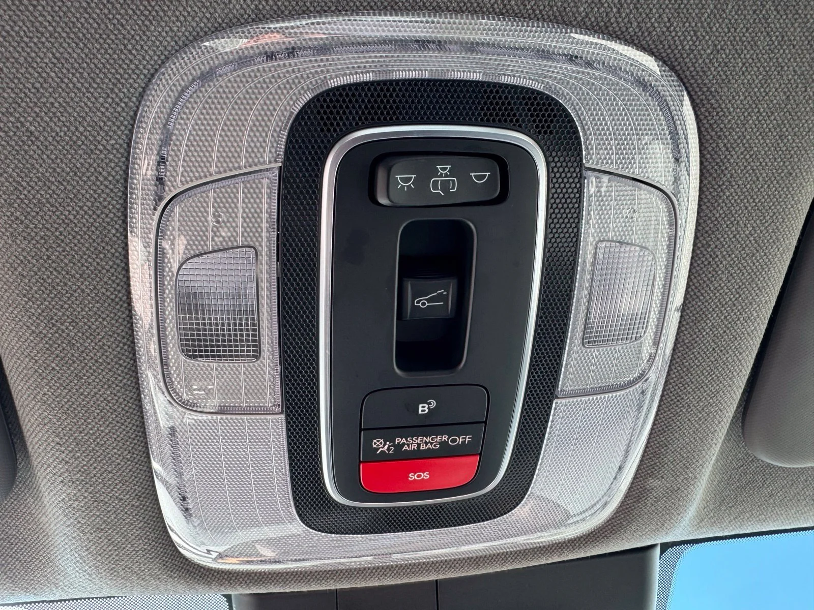 Used 2025 Red Hyundai SEL Convenience image 24