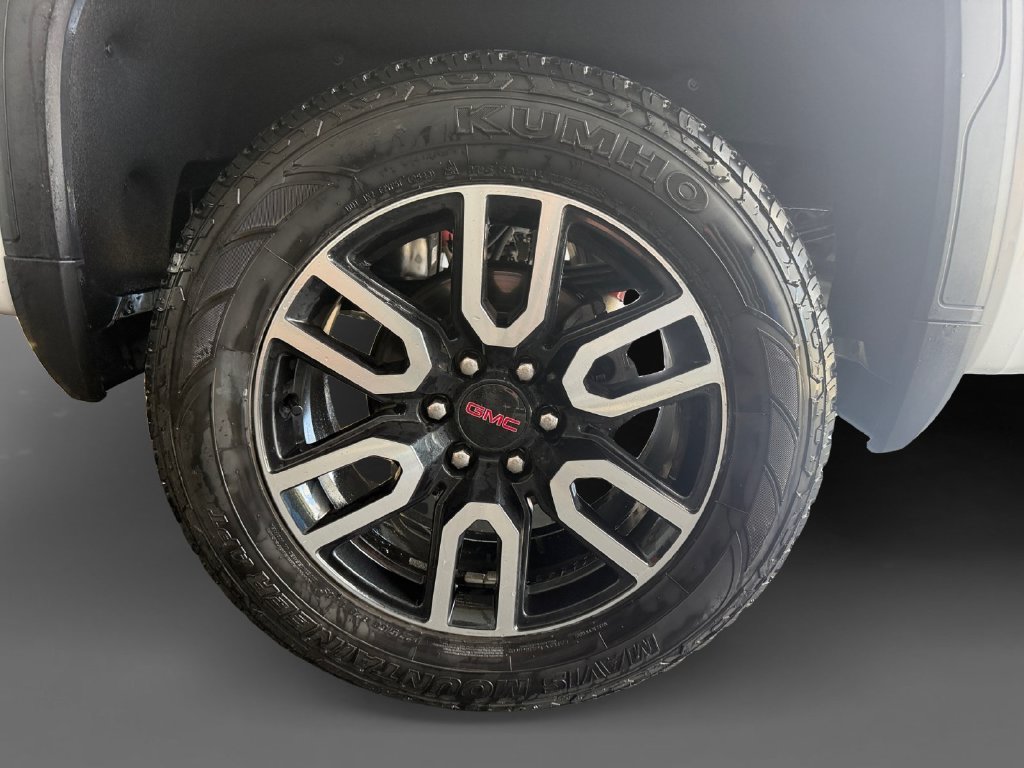 Used 2019 White GMC AT4 image 16
