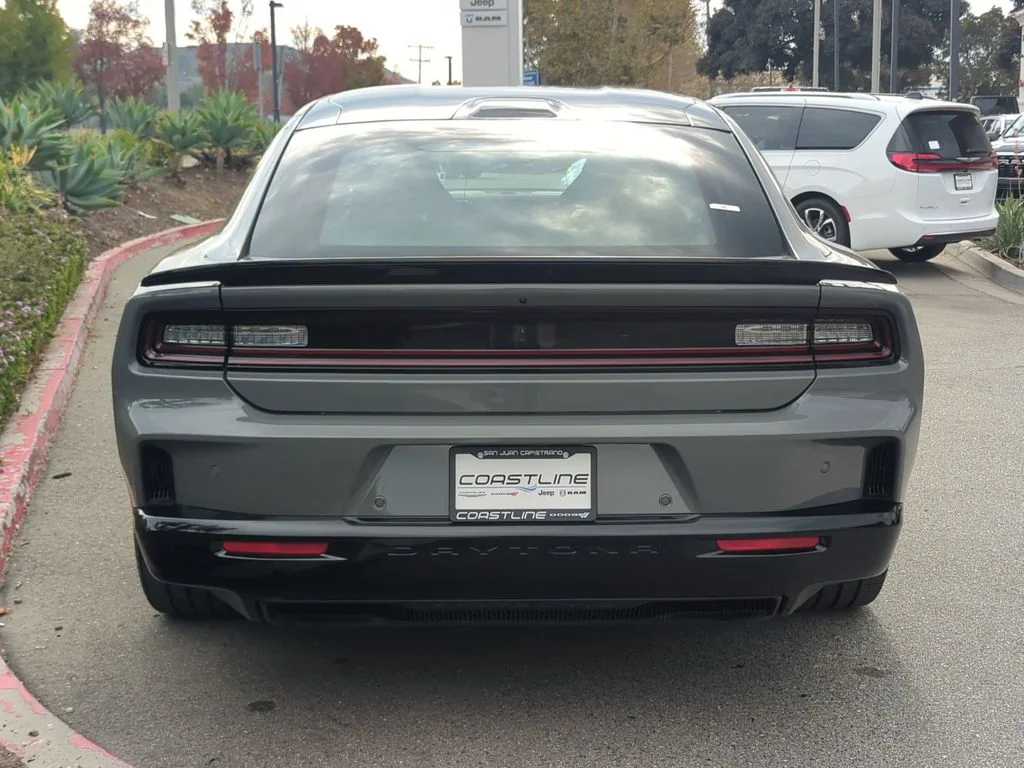 2026 Dodge Charger Daytona Scat Pack - Photo 6