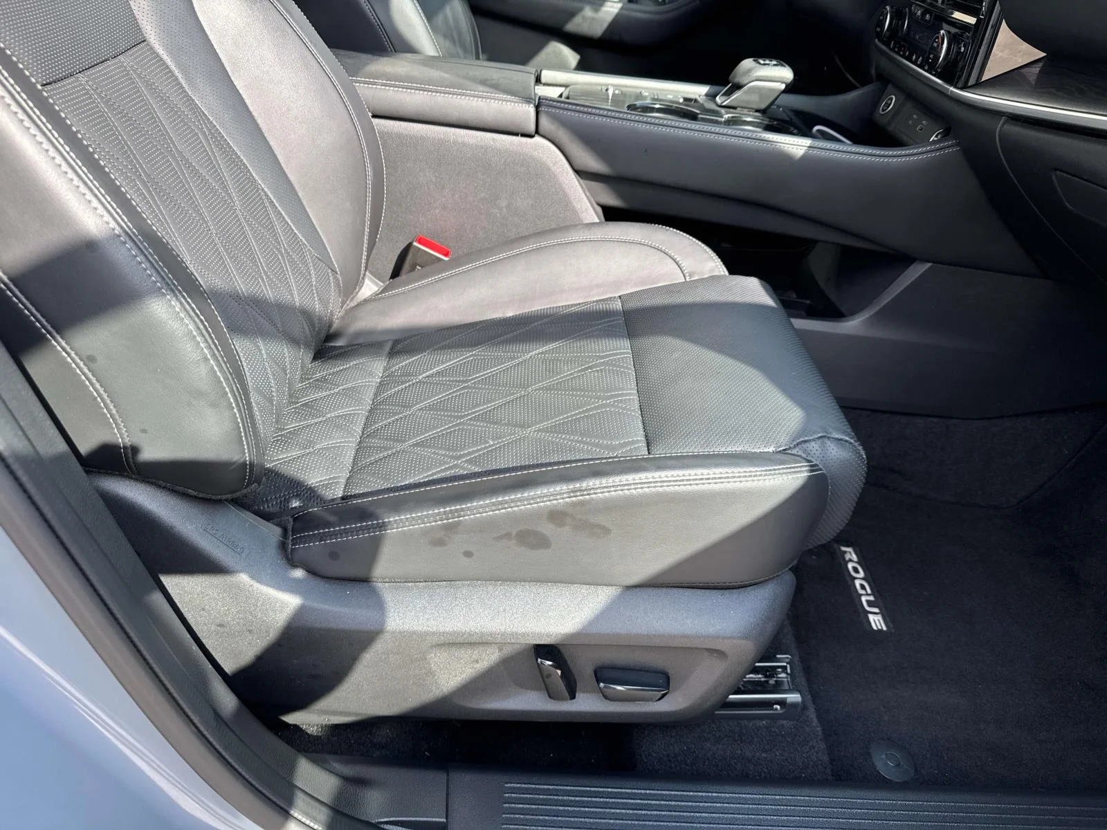 2023 Nissan Rogue Platinum - Photo 12