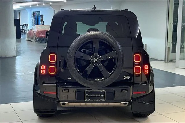 Certified Used 2023 Black Land Rover X-Dynamic SE image 3