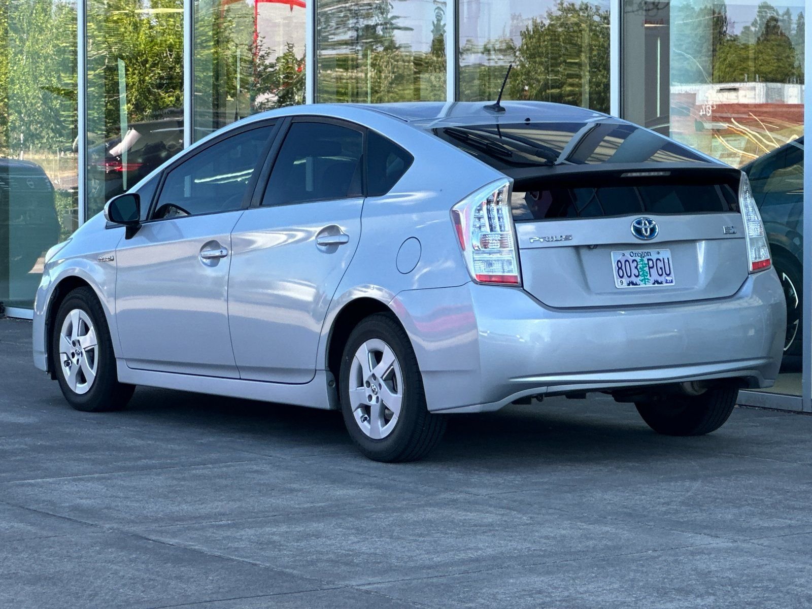 Used 2010 Classic Silver Metallic Toyota I image 5