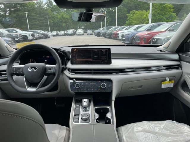 New 2027 DEEP EMERALD INFINITI Luxe AWD image 13