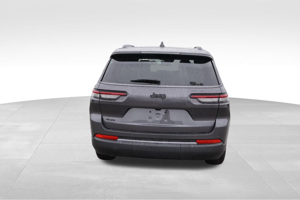 New 2026 Baltic Gray Metallic Clear-Coat Exterior Paint Jeep Altitude image 4