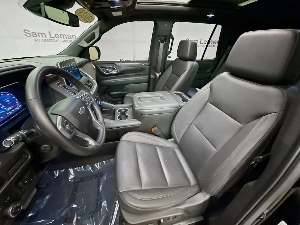 Used 2023 Black Chevrolet Z71 image 24