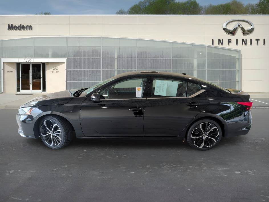 Used 2026 Super Black Nissan SR image 6