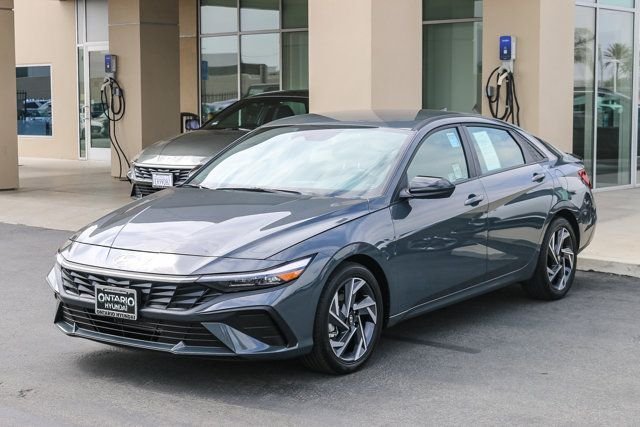 Certified Used 2025 Gray Hyundai SEL Sport image 5