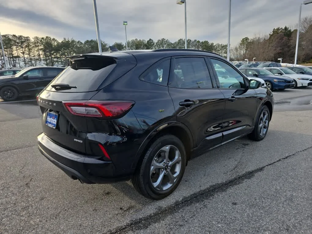 Certified Used 2023 Agate Black Ford ST-Line Select image 5