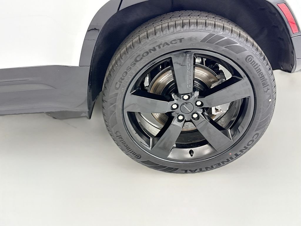 New 2026 Fuji White LAND ROVER X-Dynamic SE image 30