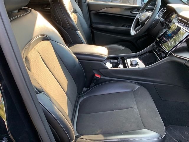 Used 2023 Black Jeep Altitude X image 10