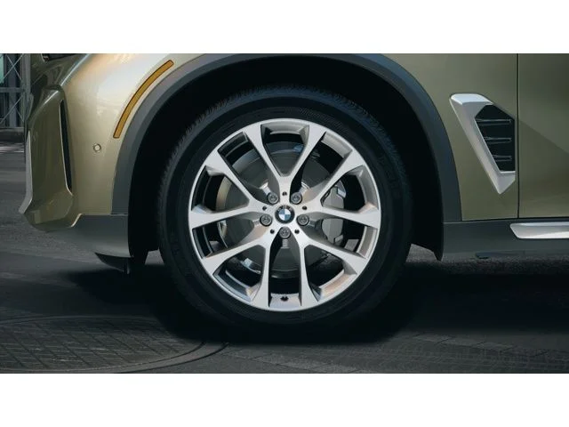 Used 2026 Manhattan Green Metallic BMW xDrive40i image 7