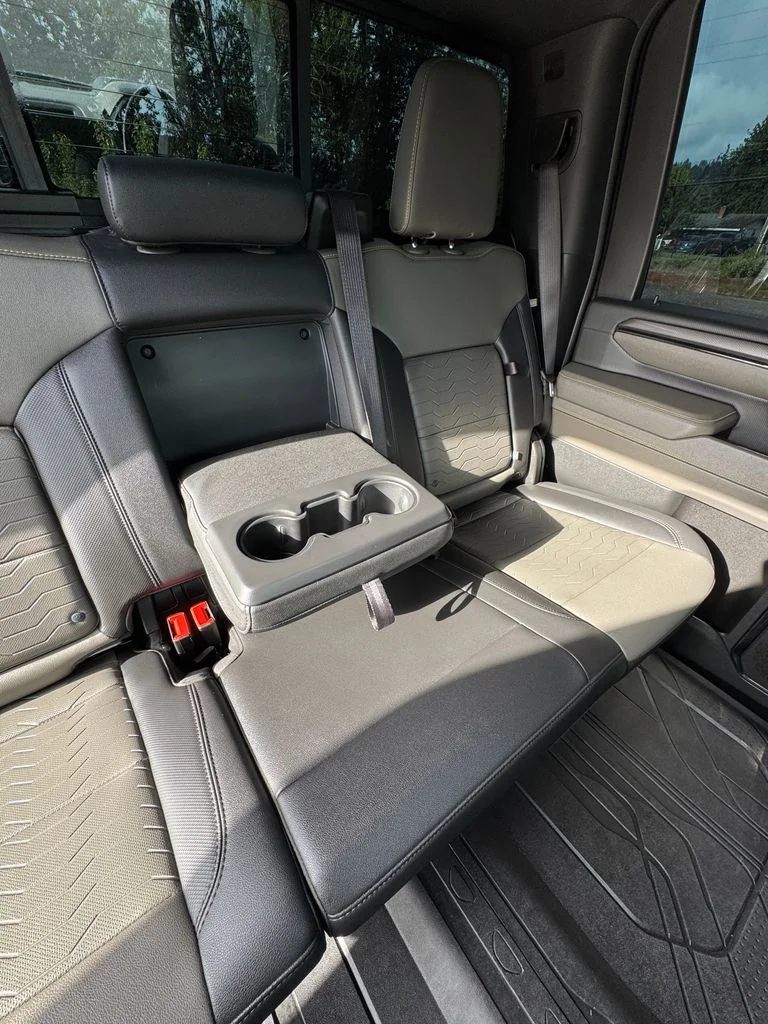 2024 Chevrolet Silverado 2500HD ZR2 - Photo 36