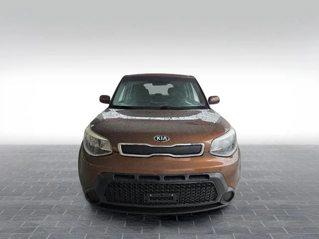 Used 2016 Silver Kia Base image 2