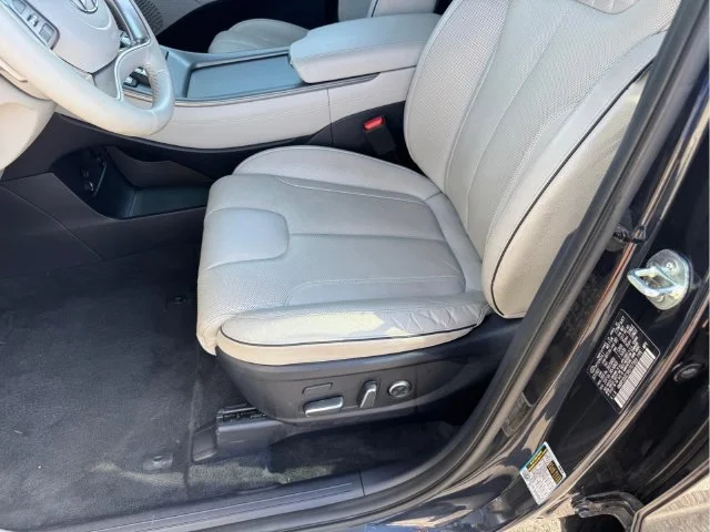 Used 2024 White Hyundai Limited image 7