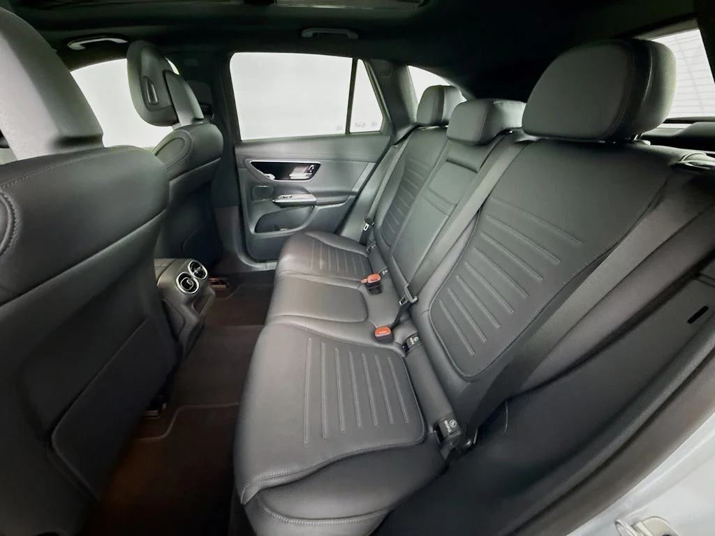 Certified Used 2026  Mercedes-Benz GLC 300 image 25