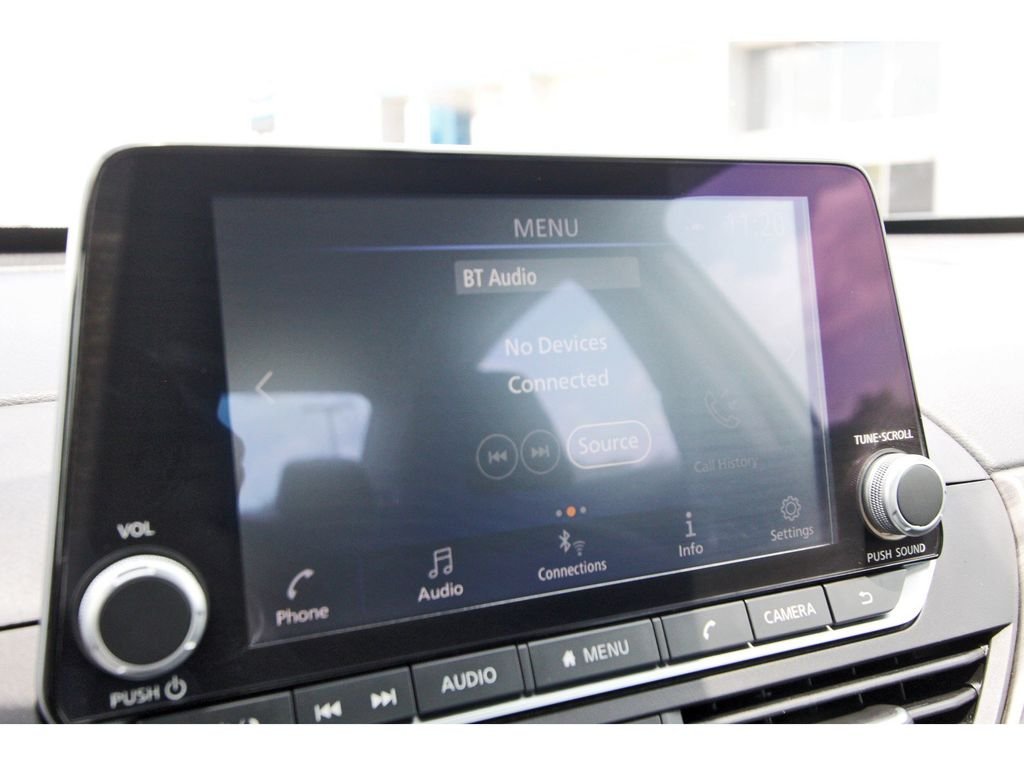 Used 2025 White Nissan 2.5 SV image 25
