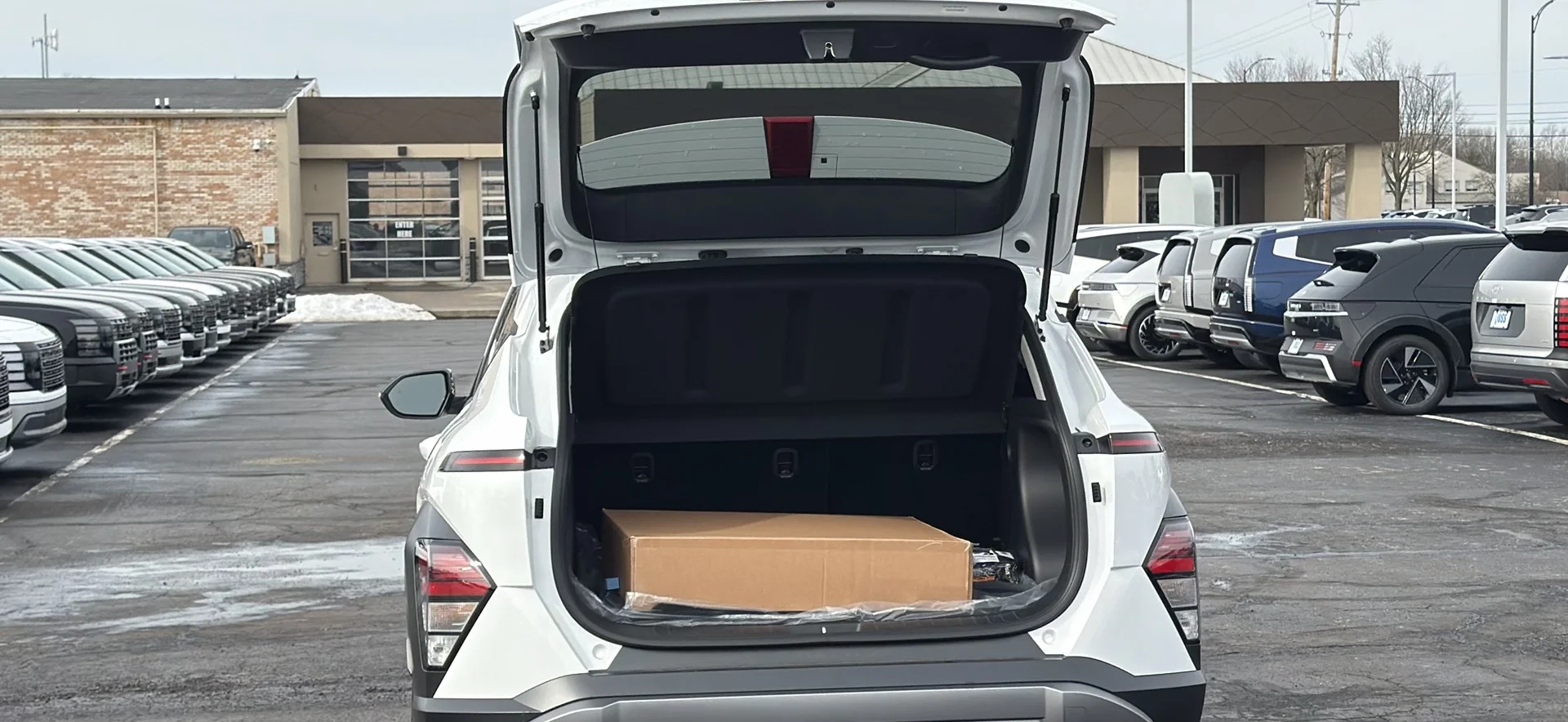 New 2026 Atlas White Hyundai SEL Premium image 7