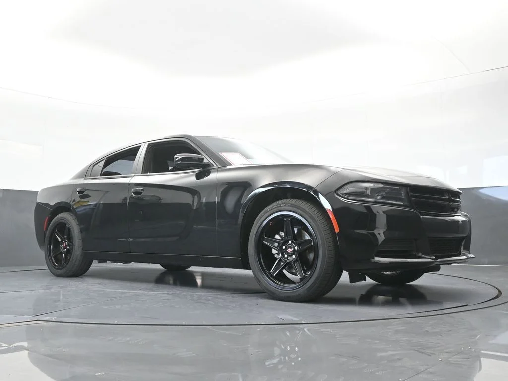 Used 2023 Pitch Black Clearcoat Dodge SXT image 55