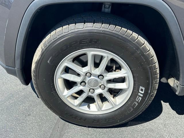 Used 2019 Gray Jeep Laredo E 4x4 image 14