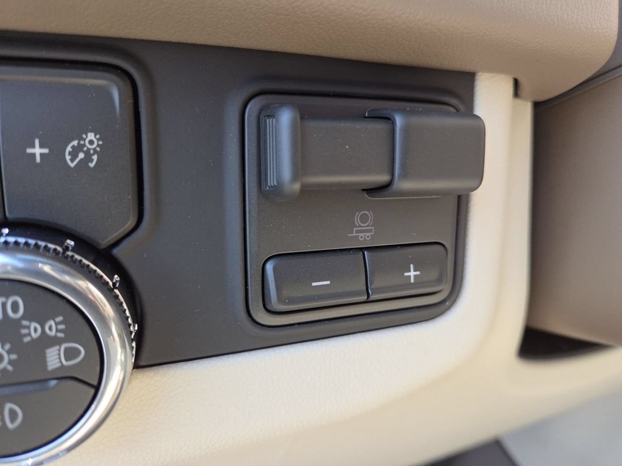 2026 GMC Yukon XL Denali - Photo 16