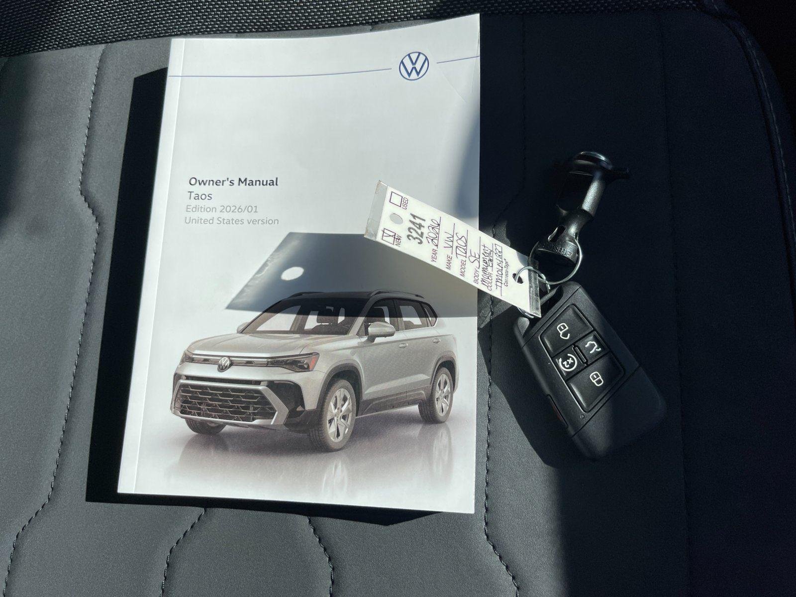 New 2026 Monument Gray w/Deep Black Roof Volkswagen SE Black image 41