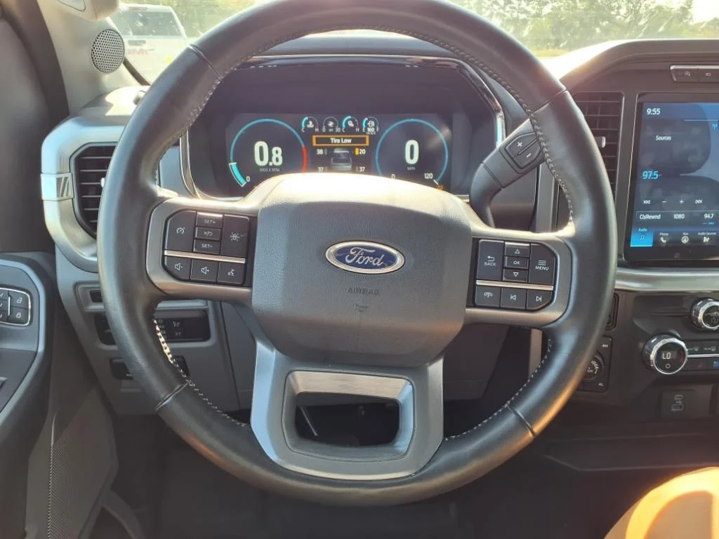 Used 2021 White Ford Lariat image 6